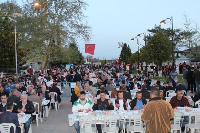 EVRENSEKİZ BELEDİYESİNDEN İFTAR PROGRAMI